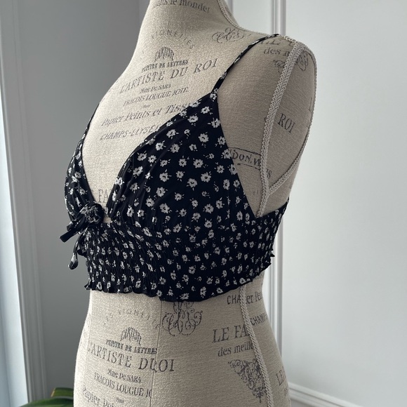 Kyla keyhole smocked cami - Picture 3 of 5